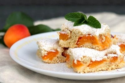 15 receptov na šťavnaté marhuľové koláče