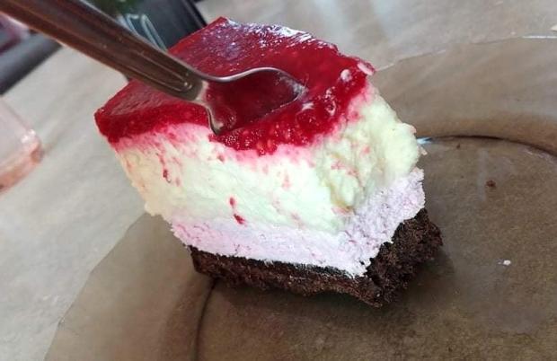 Nepečený malinový cheesecake - recept postup 1