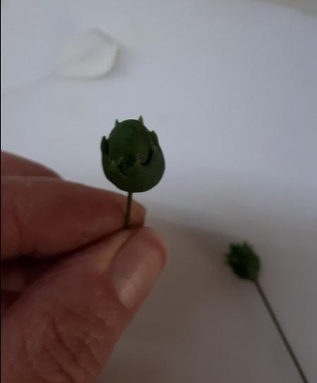krok 2 Biele magnólie na svadobnú tortu s fotopostupom 4