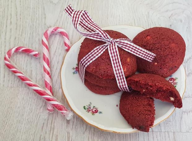 Red velvet cookies