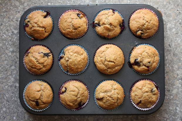 Banánovo - čučoriedkové muffiny - recept postup 4