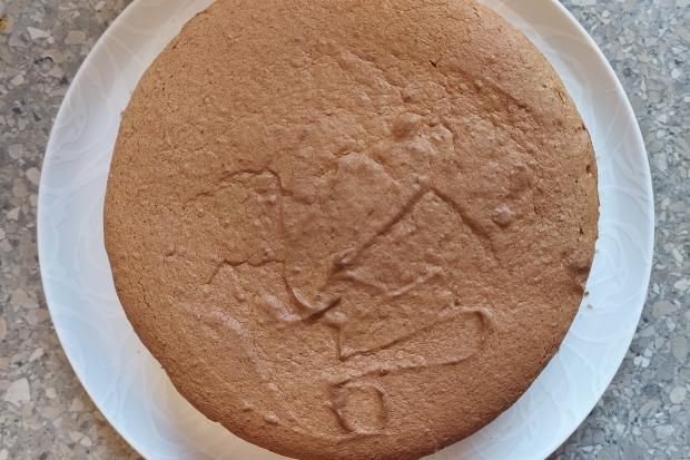 Čokoládovo - orechová torta s banánom - recept postup 2