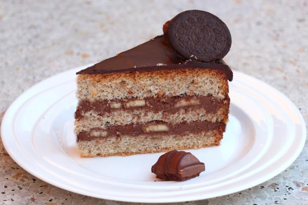 Čokoládovo - orechová torta s banánom - recept