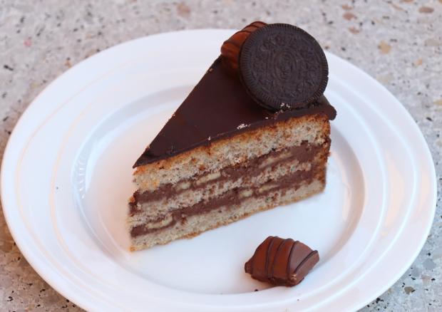 Čokoládovo - orechová torta s banánom - recept postup 6