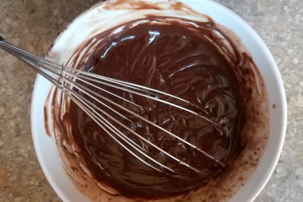 Čokoládovo-višňová torta - recept postup 2
