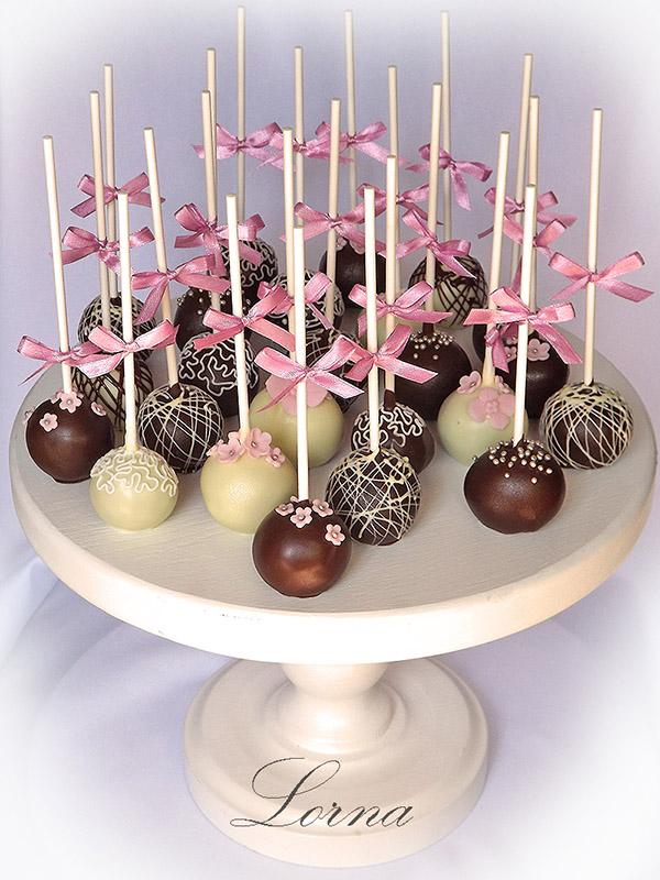 Pop cakes, Lorna