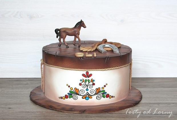Torta s ľudovým motívom a koníkom