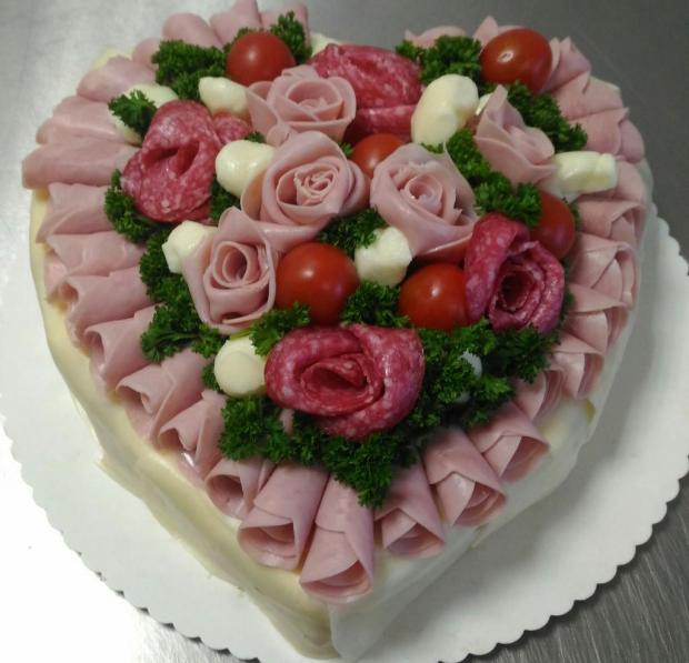 Slaná torta v tvare srdca