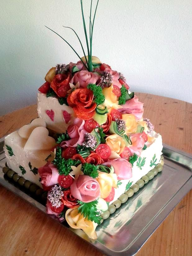 Slaná poschodová torta