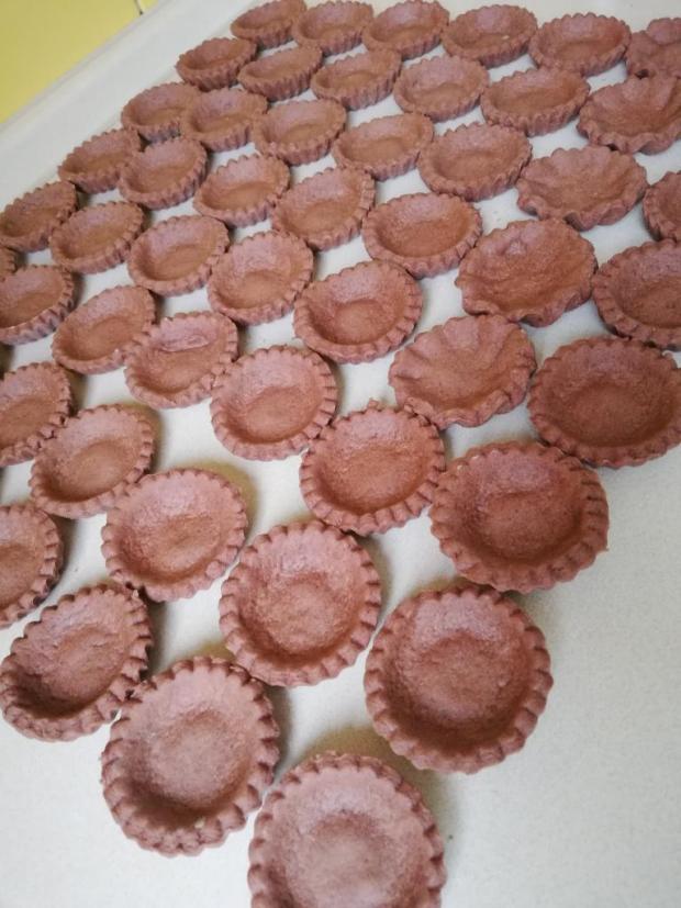 Kakaové košíčky s orechovou plnkou - recept postup 3