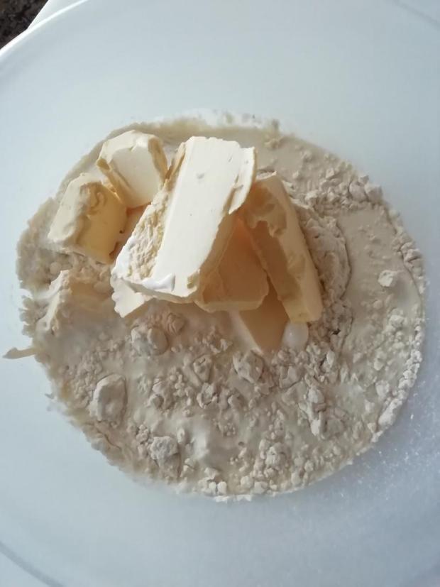 Jemné koláčiky zo šľačkoveho cesta. - recept postup 2