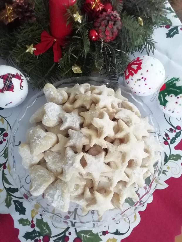 Jemné koláčiky zo šľačkoveho cesta. - recept
