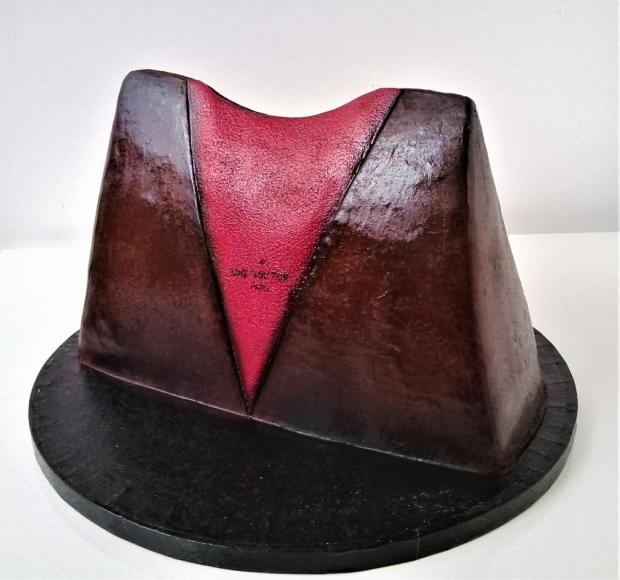 celú kabelku zatieňujeme zospodu, na hranách a tiež trochu zvrchu čiernou a zalakujeme jedlým lakom kabelka Louis Vuitton 6