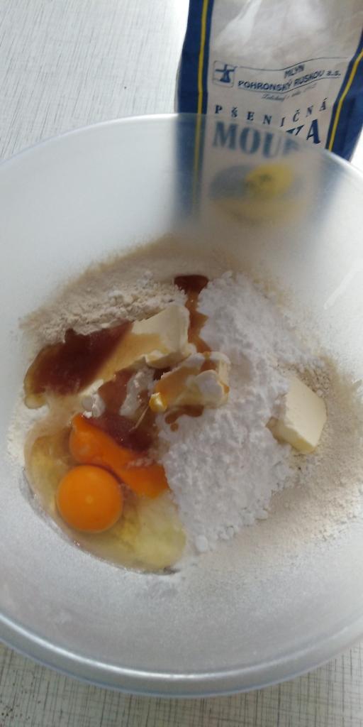 Medové rezy s piškótami - recept postup 1