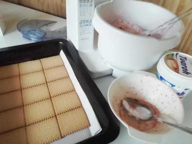 Nepečená jahodovo-tvarohová dobrota - recept postup 2