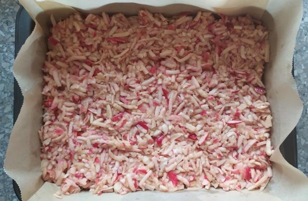 Hrnčekový jablkový koláč bez miesenia - recept postup 3