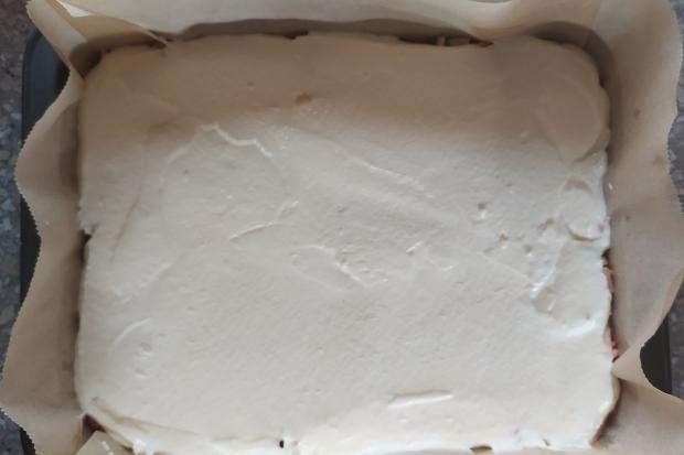 Hrnčekový jablkový koláč bez miesenia - recept postup 4