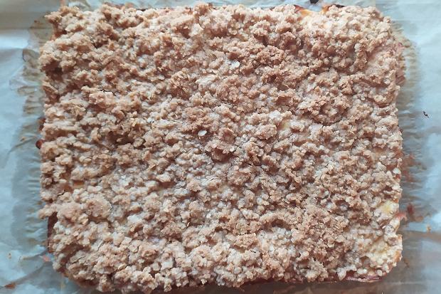Hrnčekový jablkový koláč bez miesenia - recept postup 6