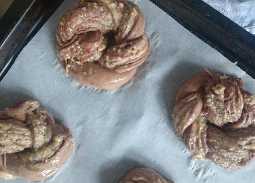 Kakaové kysnuté uzlíky - recept postup 5