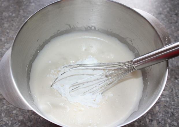 Kakaovo tvarohový koláč s višňami - recept postup 4