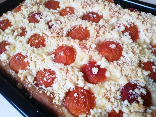 Kysnutý koláč s marhuľami a posýpkou - recept