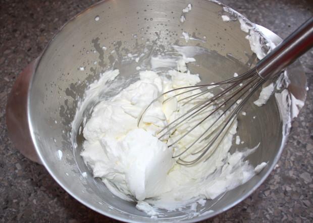 Jahodová torta s makovým korpusom - recept postup 5