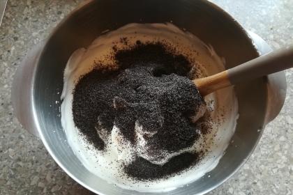 Makovo-smotanová tortička bez múky - recept postup 1
