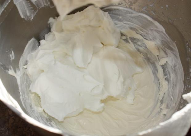 Nepečený pudingovo smotanový zákusok - recept postup 7