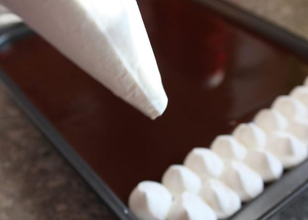 Nepečený pudingovo smotanový zákusok - recept postup 9