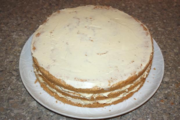 Mandľovo - karamelová torta s banánmi - recept postup 12