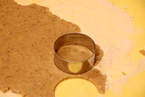 Pečiatkové sušienky s orechmi. - recept postup 2