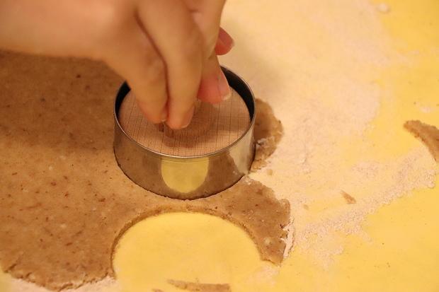 Pečiatkové sušienky s orechmi. - recept postup 3