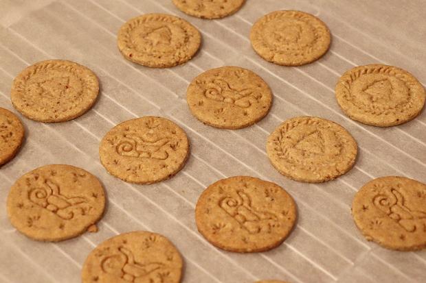 Pečiatkové sušienky s orechmi. - recept postup 5