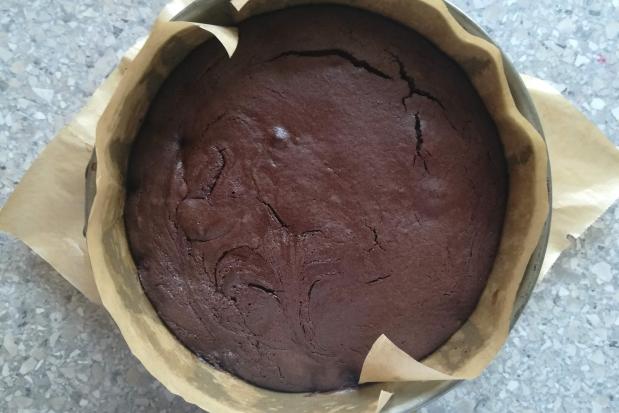 Prevrátený čerešňovo - čokoládový koláčik - recept postup 4