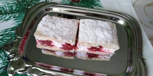 Tvarohovo - jahodové kocky. - recept