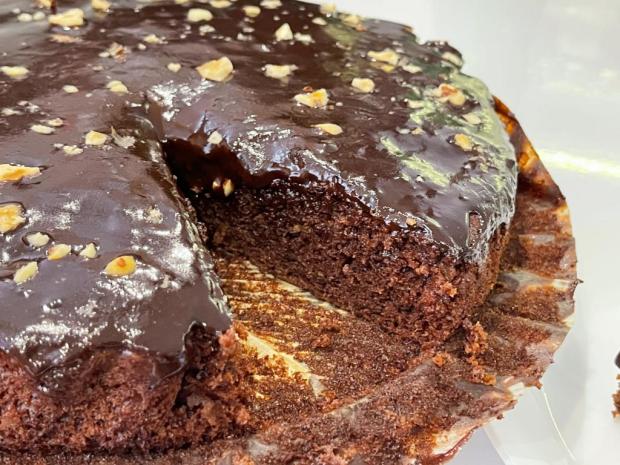 Šťavnatý čokoládový koláč s polevou - recept