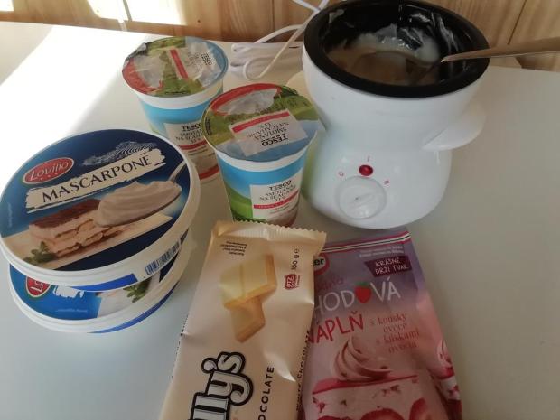 Medové kolieska plnené mascarpone a ovocím. - recept postup 1