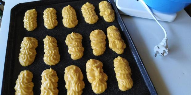 Jahodové pokušenie z odpaľovaneho cesta. - recept postup 2
