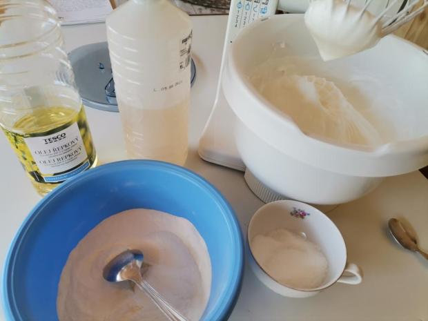 Jahodové kocky so snehovým plátom - recept postup 1