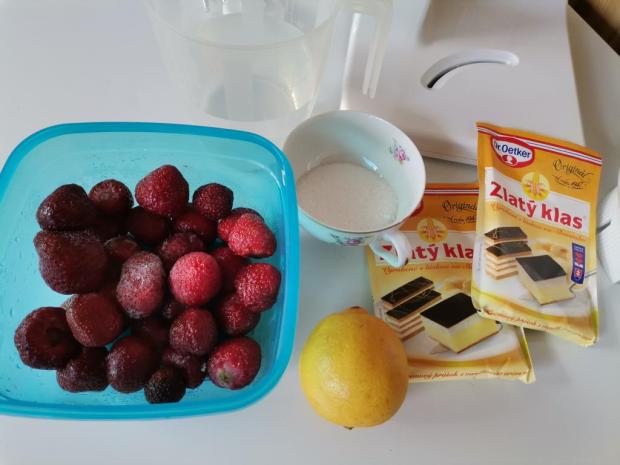 Jahodové kocky so snehovým plátom - recept postup 4