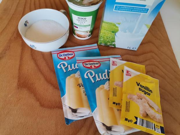 Jahodové kocky so snehovým plátom - recept postup 7
