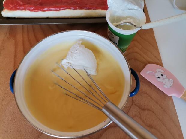 Jahodové kocky so snehovým plátom - recept postup 8