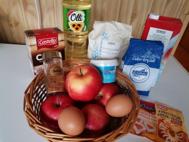 Hrnčekový jablkový koláč s kakaom - recept postup 1