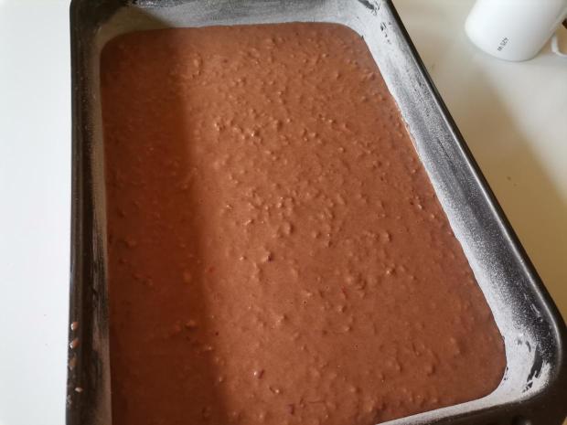 Hrnčekový jablkový koláč s kakaom - recept postup 3