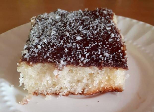 Recept na hrnčekový koláč s kokosom
