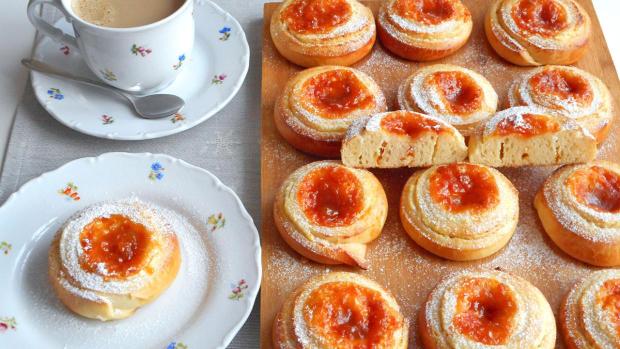 Rolované koláčiky s tvarohom a džemom - recept postup 1