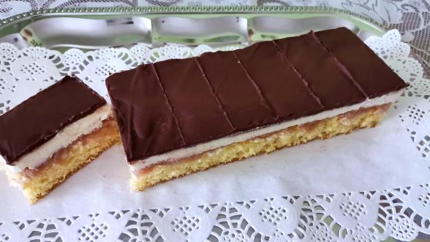 Recept na obrátený jablkový koláč s čokoládovou polevou