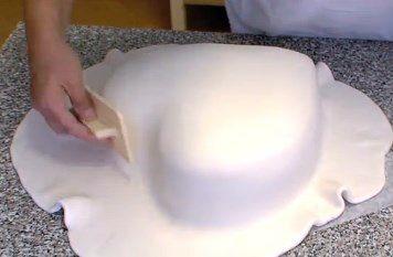 Video: Poťahovanie okrúhlej a srdcovej torty - foto postup