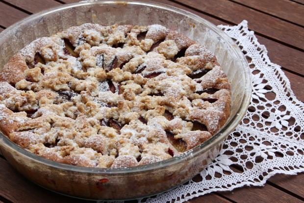Slivkový koláč s orechovou posýpkou - recept postup 4