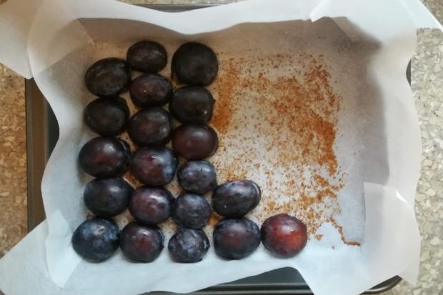 Fantastický slivkový koláč s pudingovým krémom - recept postup 1